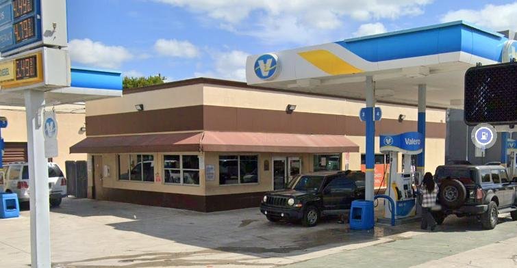 999 W Flagler St, real life